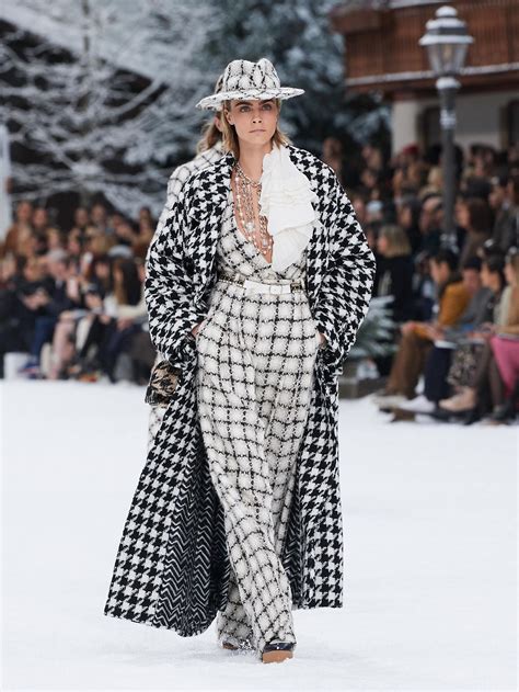 chanel smalti fw 2019|Chanel runway collection.